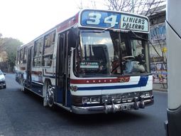 Se masturbaba en los colectivos: fue detenido