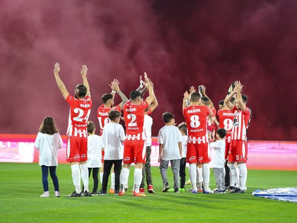 Fútbol libre por celular: cómo ver en vivo Instituto vs. Banfield