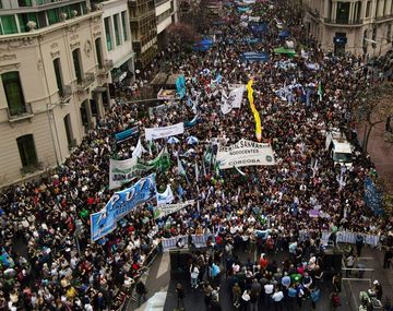 Nueva Marcha Federal Universitaria.