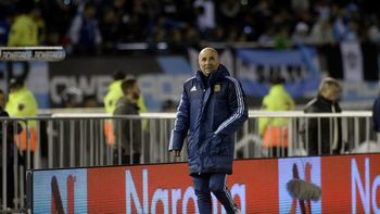 Jorge Sampaoli al costado del campo de juego en el duelo de Argentina ante Venezuela Jorge Sampaoli al costado del campo de juego en el duelo de Argentina ante Venezuela