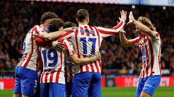 golazo de julian alvarez para el 4-0 de atletico de madrid ante barcelona por copa del rey golazo de julian alvarez para el 4-0 de atletico de madrid ante barcelona por copa del rey