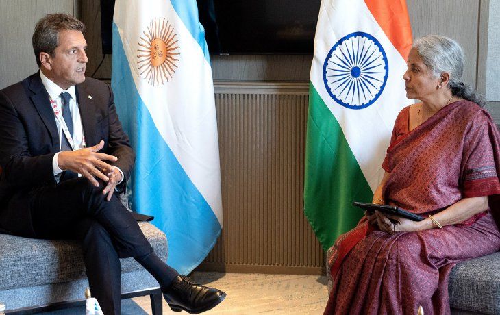 Massa analizó el financiamiento de infraestructura con su par de India