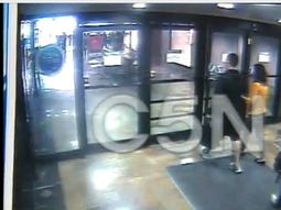 Así obligaron los delincuentes a hacer shopping a su rehén
