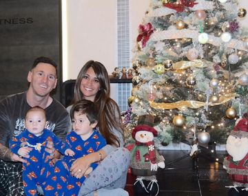 Messi presentó a Mateo con una tierna foto familiar navideña