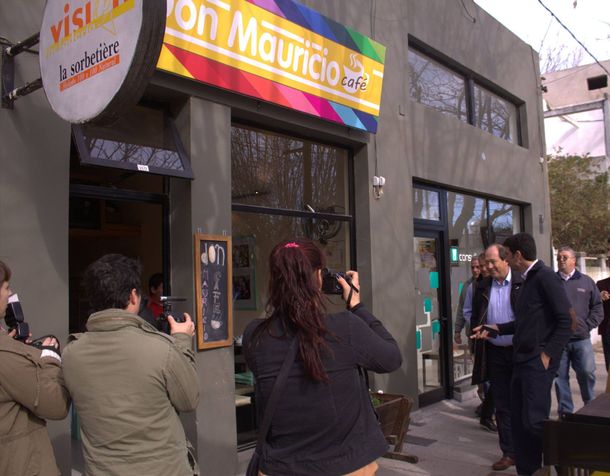 Don Mauricio, el café temático donde venden galletitas de Cambiemos