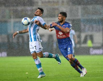 Racing y Tigre empataban cuando el juez suspendió el partido por la lluvia