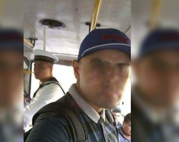 Se burló de un integrante de la Armada en el colectivo y recibió una dura y emotiva respuesta