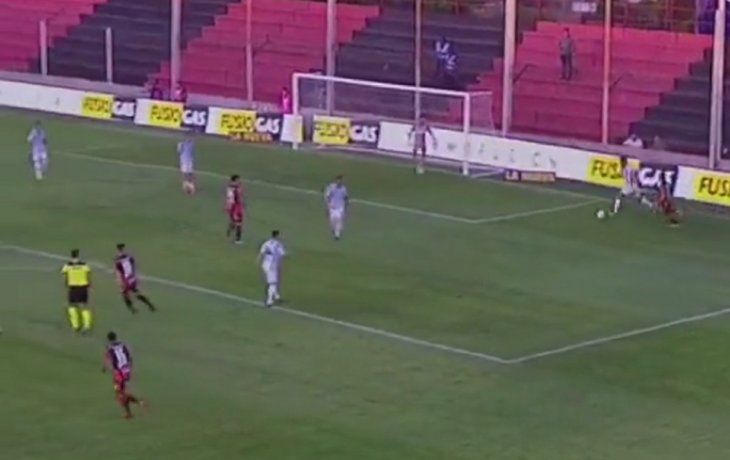 ¿Qué hizo Cardona? El insólito blooper que hizo peligrar el triunfo de Racing