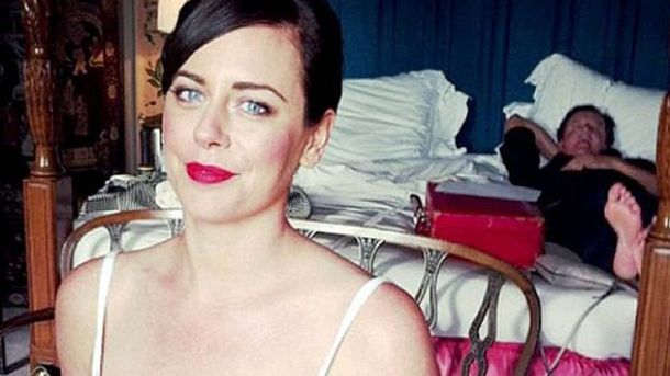 Publican foto del primer ministro británico con documentos estatales