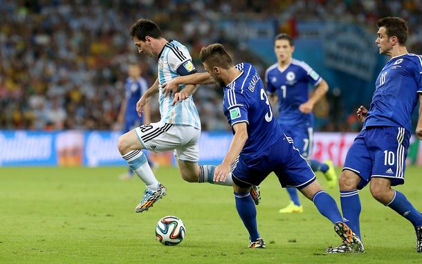 Sufrió, pero la Argentina debutó con el pie derecho y le ganó 2 a 1 a Bosnia en Río