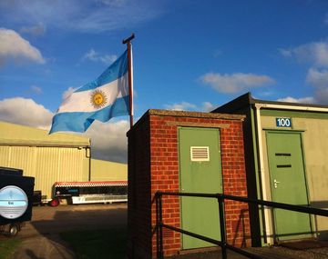 Respuesta al programa de BBC: le plantaron la bandera argentina