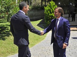 Los dichos del presidente Luis Lacalle Pou sobre el narcotráfico desataron una tensión diplomática con Bolivia y Paraguay. Los dichos del presidente Luis Lacalle Pou sobre el narcotráfico desataron una tensión diplomática con Bolivia y Paraguay.