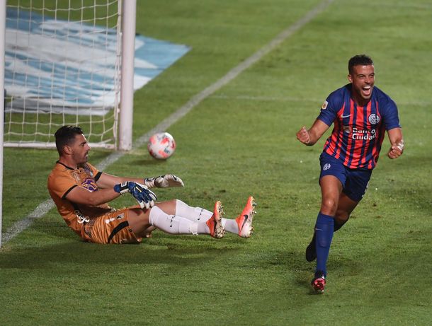 San Lorenzo le ganó 2-1 a Arsenal en el debut de Dabove