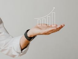 Las proyecciones de crecimiento del PBI uruguayo se mantienen mayormente entre 1,8% y 2%. Las proyecciones de crecimiento del PBI uruguayo se mantienen mayormente entre 1,8% y 2%.