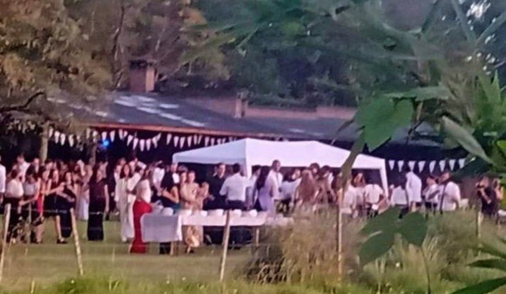 San Miguel: la segunda ola de contagios masivos de coronavirus no amedrentó a los novios