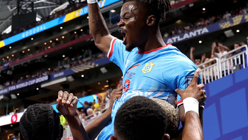 Brian Cipenga y el festejo de todo Congo. Brian Cipenga y el festejo de todo Congo.