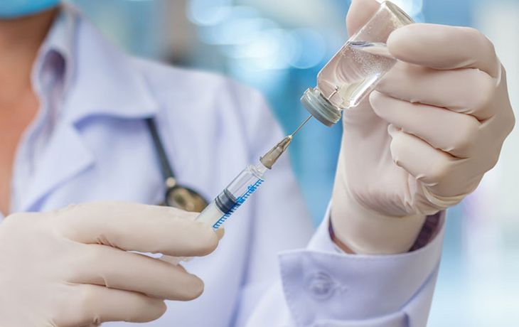 Los científicos prueban un tipo de antiinflamatorio para pacientes con coronavirus.