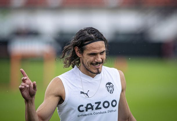 Medios europeos aseguran que Cavani jugará en Boca