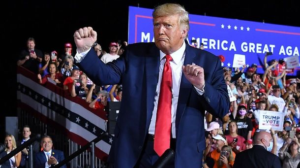 El baile de Donald fue favorable para el país y también para otro muy cercano.