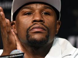 ¿que pasa cuando no reconocen a mayweather? mira su reaccion ¿que pasa cuando no reconocen a mayweather? mira su reaccion
