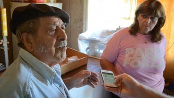 Marcela Avit, la madre de Maximiliano Grassi, junto al agredido. Crédito: La Nueva Marcela Avit, la madre de Maximiliano Grassi, junto al agredido. Crédito: La Nueva