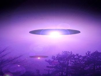 ¿Los extraterrestres vienen al planeta Tierra sólo de paseo?