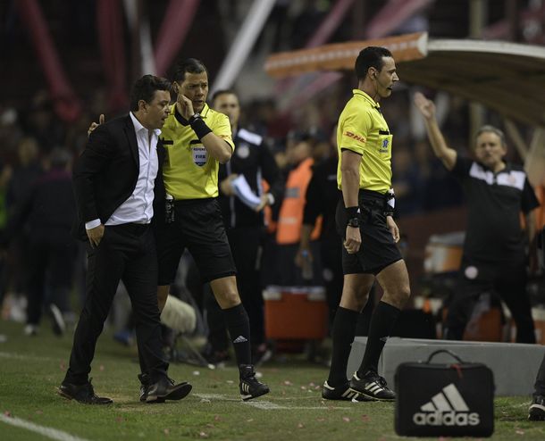 Violencia, alcohol y sexo: los árbitros de River vs. Lanús, en medio de un escándalo