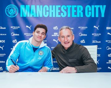 Manchester City estiró un año el contrato de Julián Alvarez