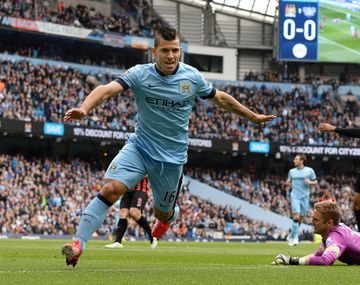 Soberbio: Agüero anotó tres tantos y se consolida como goleador en Inglaterra