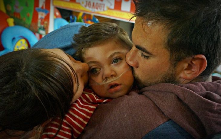 La difícil vida de Joaquín, un electrodependiente que paga por respirar