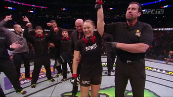 no hay quien la pare: otro soberbio combate de la reina de la ufc no hay quien la pare: otro soberbio combate de la reina de la ufc