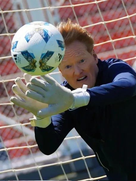 Conan O’Brien En Argentina: Atajó En San Lorenzo Y Comió En Una ...