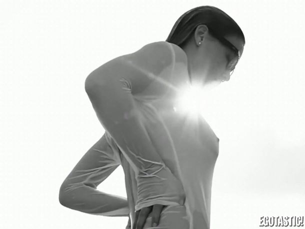Rafaeli para Under Me