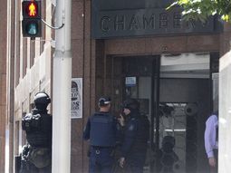 miedo en sidney: supuestos terroristas tomaron rehenes en una cafeteria miedo en sidney: supuestos terroristas tomaron rehenes en una cafeteria