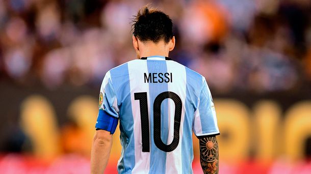 El abogado de Lionel Messi ya envió la apelación a la FIFA y en AFA rezan