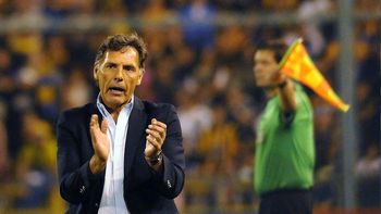 mientras siguen las dudas sobre sabella, russo esta muy comodo en central mientras siguen las dudas sobre sabella, russo esta muy comodo en central