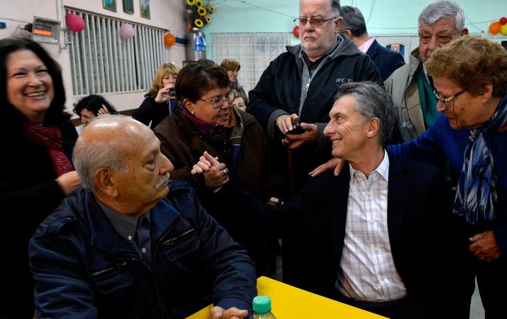 Macri con jubilados