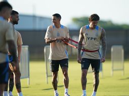 La Selección Argentina se entrenó a puertas abiertas: los dos grandes ausentes