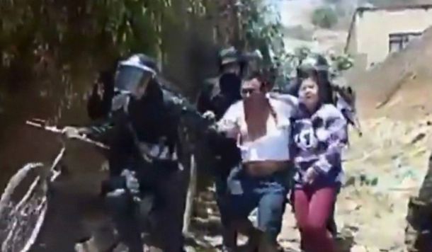 Denuncian torturas y detenciones de campesinos en marchas contra el Golpe en Bolivia