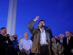 dirigentes agropecuarios inician campana en el obelisco dirigentes agropecuarios inician campana en el obelisco