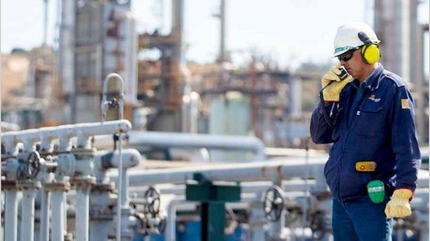 Senado anula DNU de Macri que benefici&oacute; gas&iacute;feras por $24.000 millones