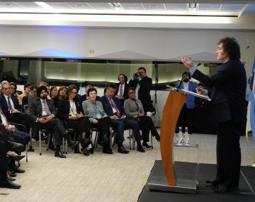 Milei ante el BID en EEUU: Es falso que necesitamos salir del cepo para crecer