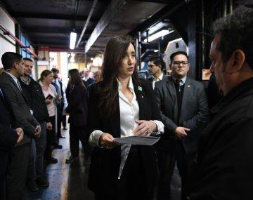 Victoria Villarruel en la fábrica FATE de Victoria, provincia de Buenos Aires.