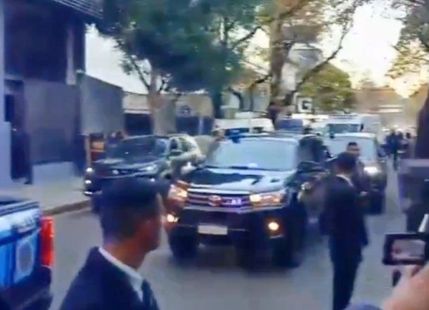 Operativo en Neura por una entrevista de Javier Milei.