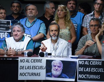 Los docentes anunciaron un paro para el jueves contra el cierre de las escuelas nocturnas
