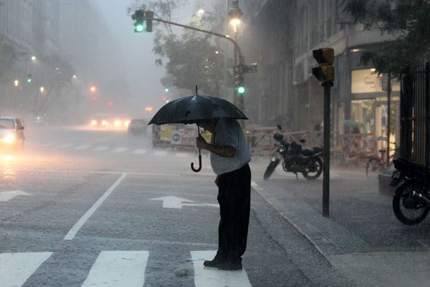 Lanzan un alerta por tormentas y granizo en Capital y GBA