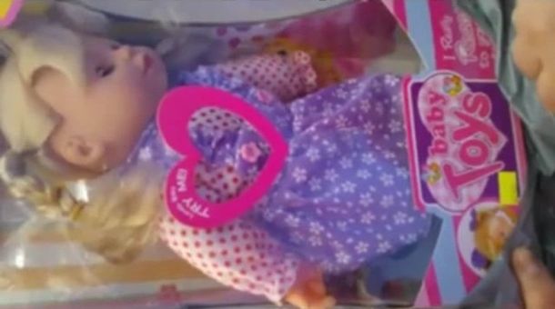 Regalo maldito: una muñeca diabólica aterró a una nena en Río Negro