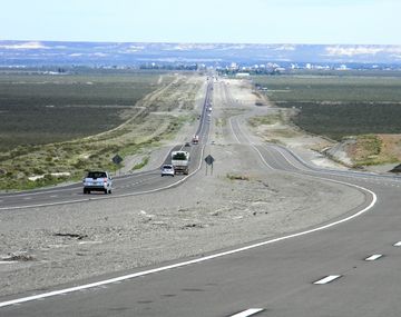 Manejó contra mano desde Madryn a Trelew