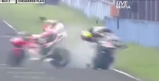 Indonesia: lo chocaron cuando celebraba el triunfo