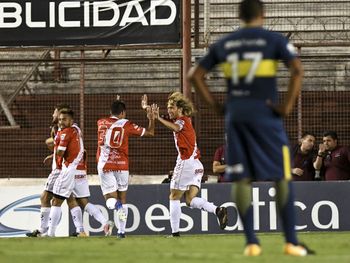 Tevez no fue a La Paternal y Boca perdió con Argentinos